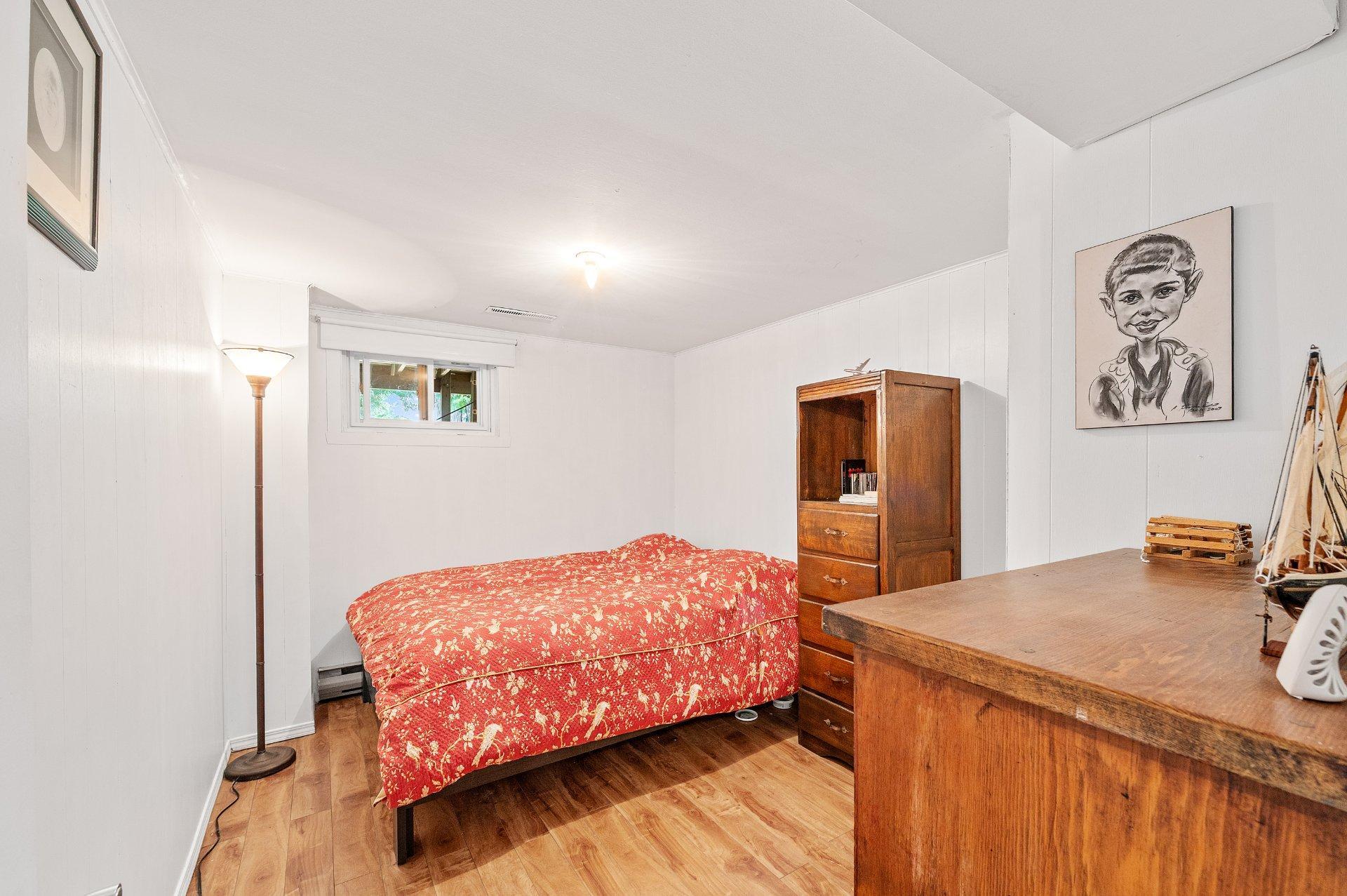 









6


Rue Liboiron

,
Sainte-Agathe-des-Monts,




QC
J8C2X3

