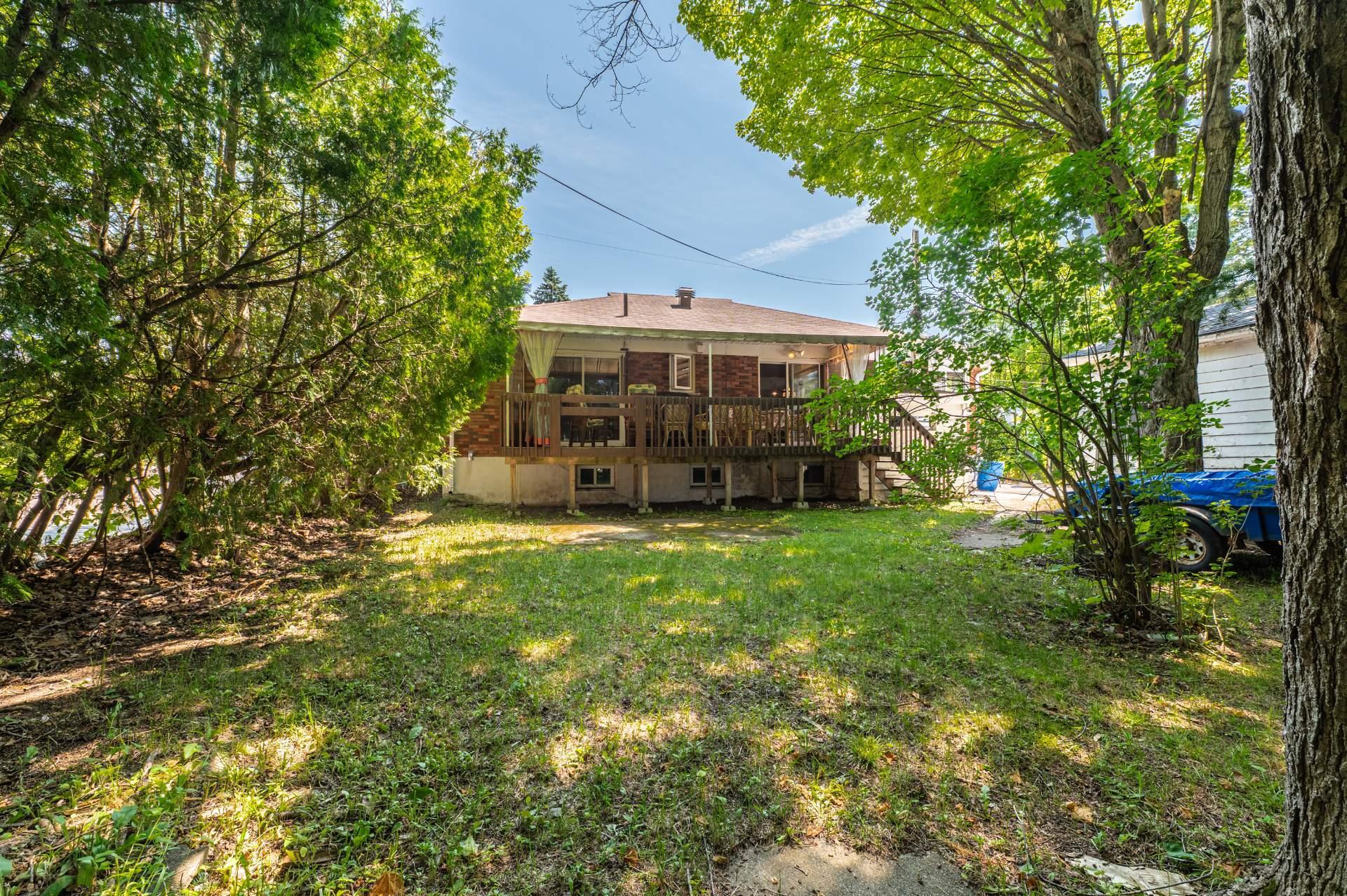 









6


Rue Liboiron

,
Sainte-Agathe-des-Monts,




QC
J8C2X3

