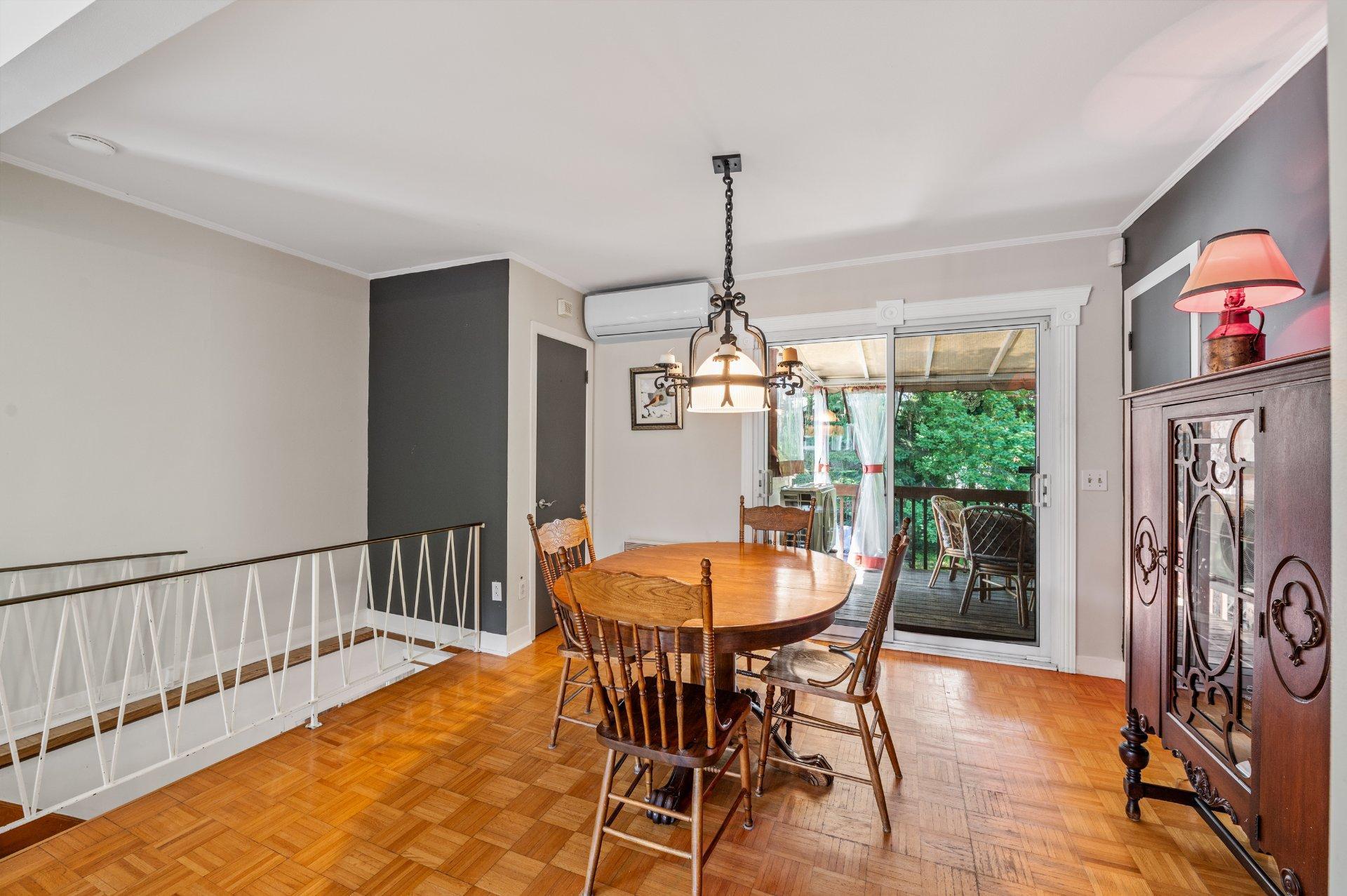 









6


Rue Liboiron

,
Sainte-Agathe-des-Monts,




QC
J8C2X3

