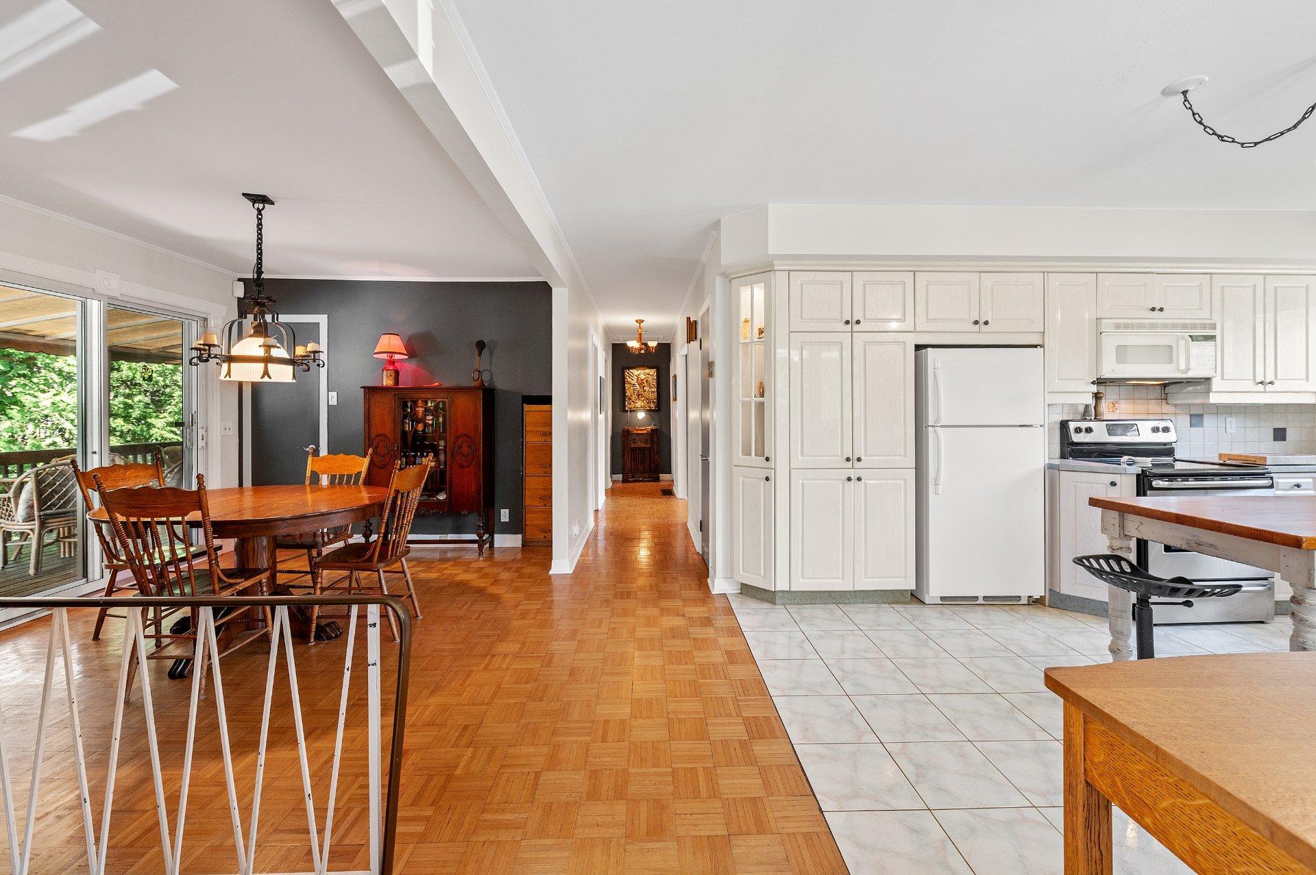 









6


Rue Liboiron

,
Sainte-Agathe-des-Monts,




QC
J8C2X3

