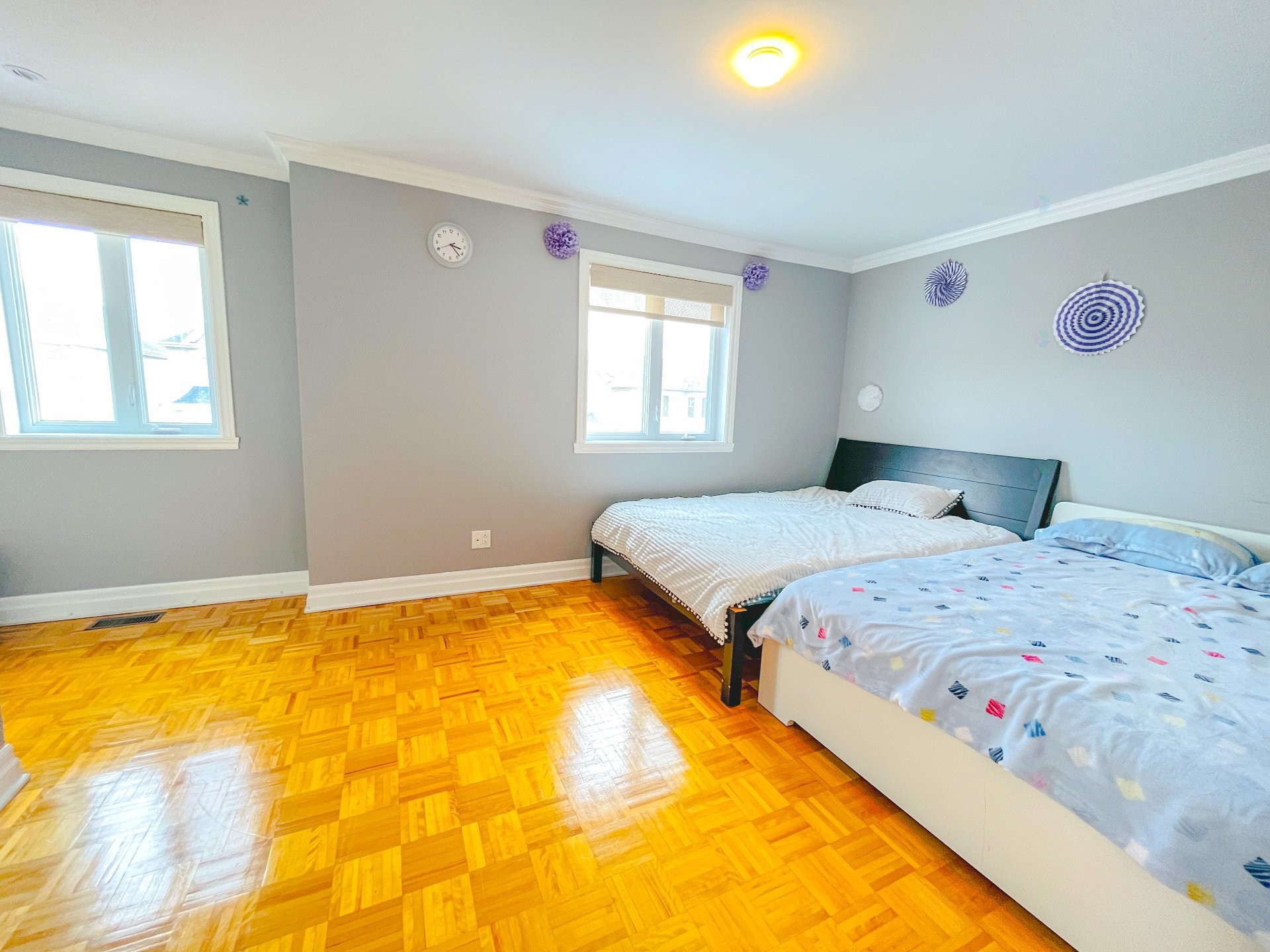 









2104


Rue de Renaix

,
Laval (Vimont),




QC
H2B2A5

