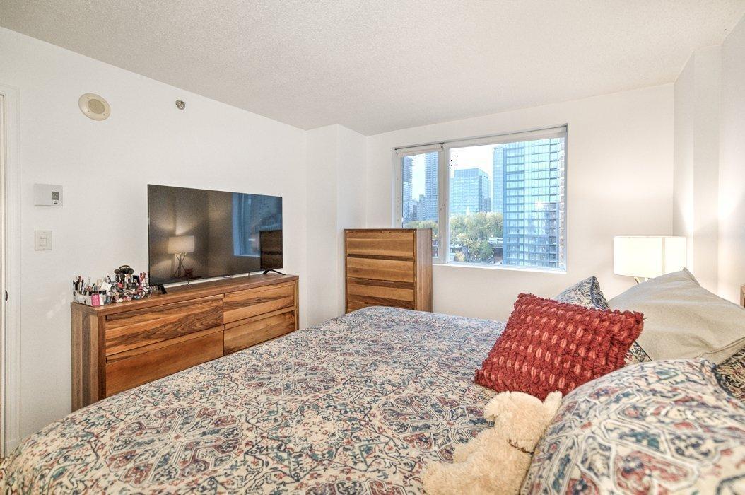 









1280


Rue St-Jacques

, 1106,
Montréal (Ville-Marie),




QC
H3C0G1

