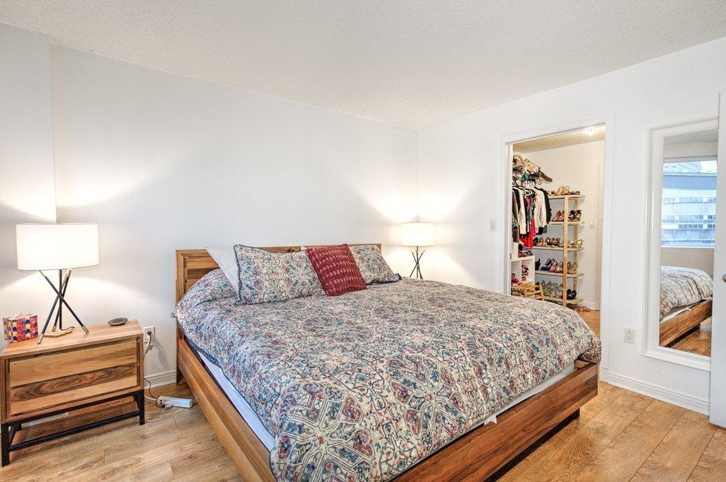 









1280


Rue St-Jacques

, 1106,
Montréal (Ville-Marie),




QC
H3C0G1

