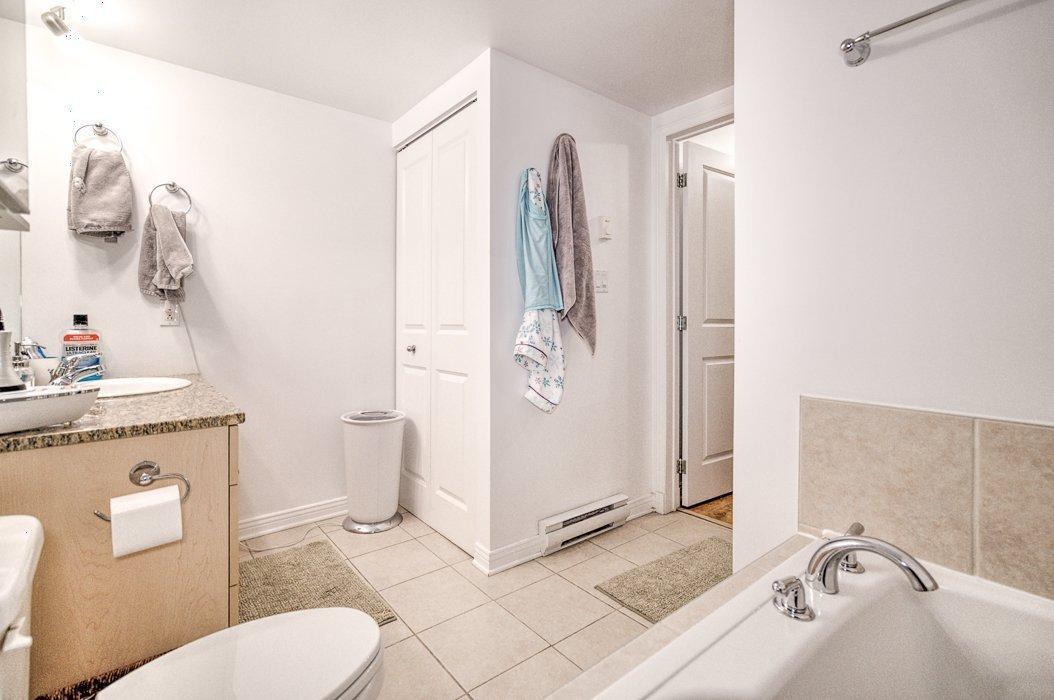 









1280


Rue St-Jacques

, 1106,
Montréal (Ville-Marie),




QC
H3C0G1

