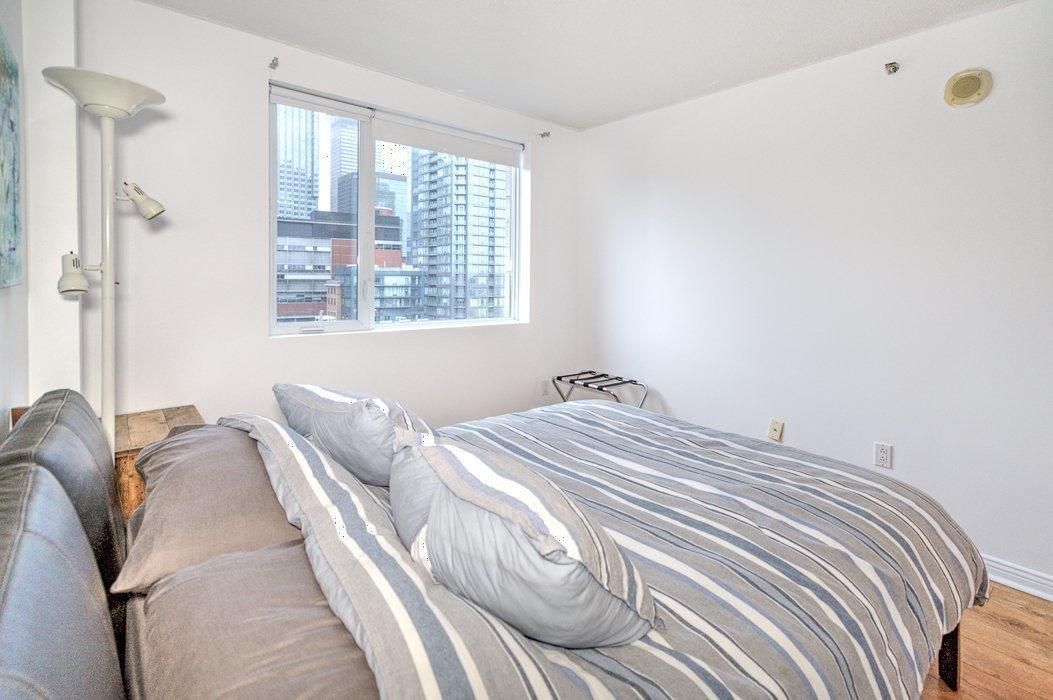 









1280


Rue St-Jacques

, 1106,
Montréal (Ville-Marie),




QC
H3C0G1

