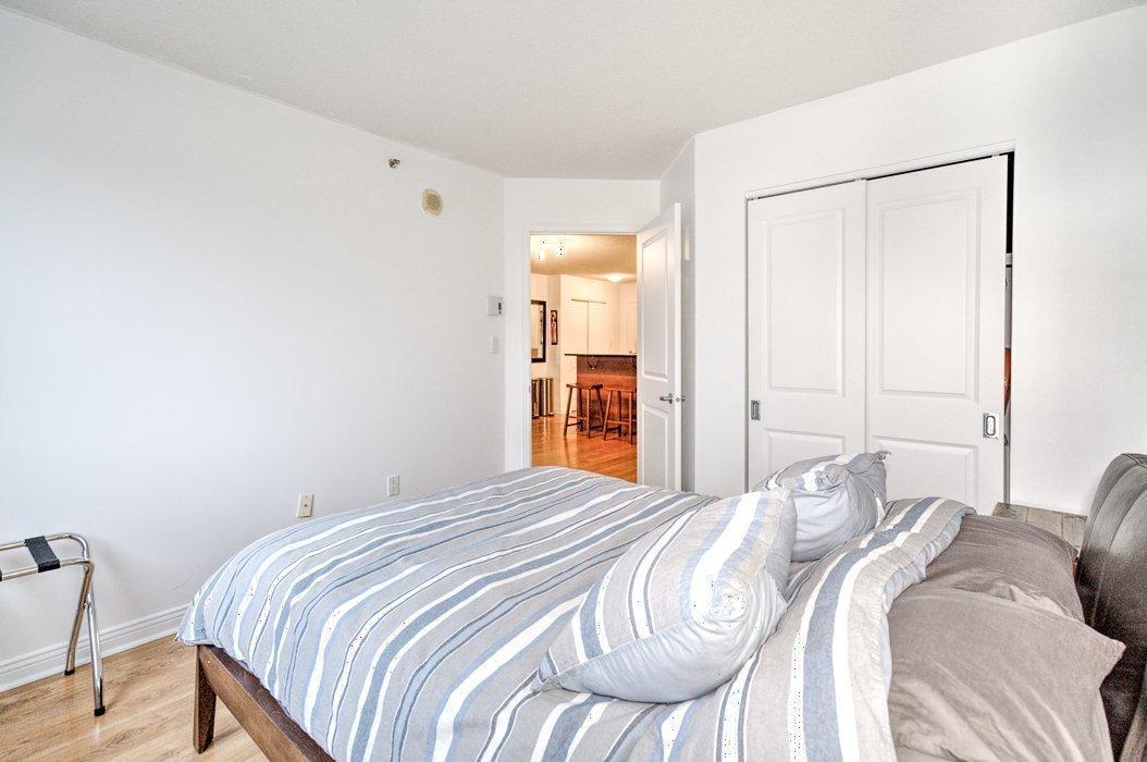 









1280


Rue St-Jacques

, 1106,
Montréal (Ville-Marie),




QC
H3C0G1

