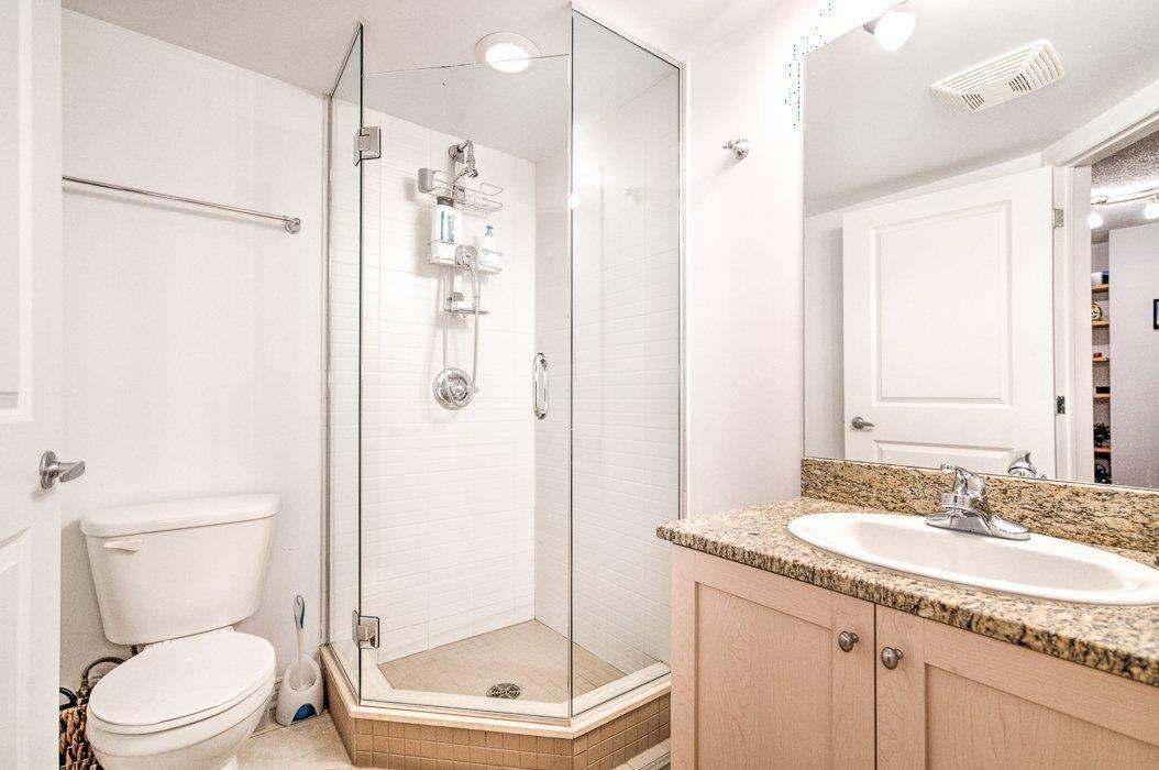 









1280


Rue St-Jacques

, 1106,
Montréal (Ville-Marie),




QC
H3C0G1

