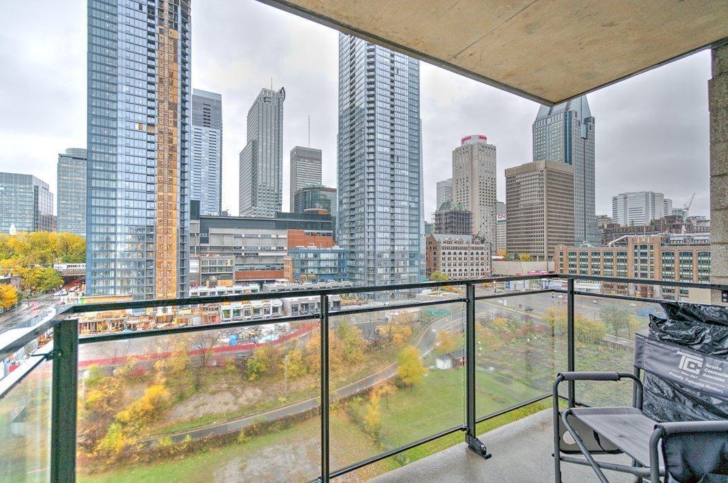 









1280


Rue St-Jacques

, 1106,
Montréal (Ville-Marie),




QC
H3C0G1

