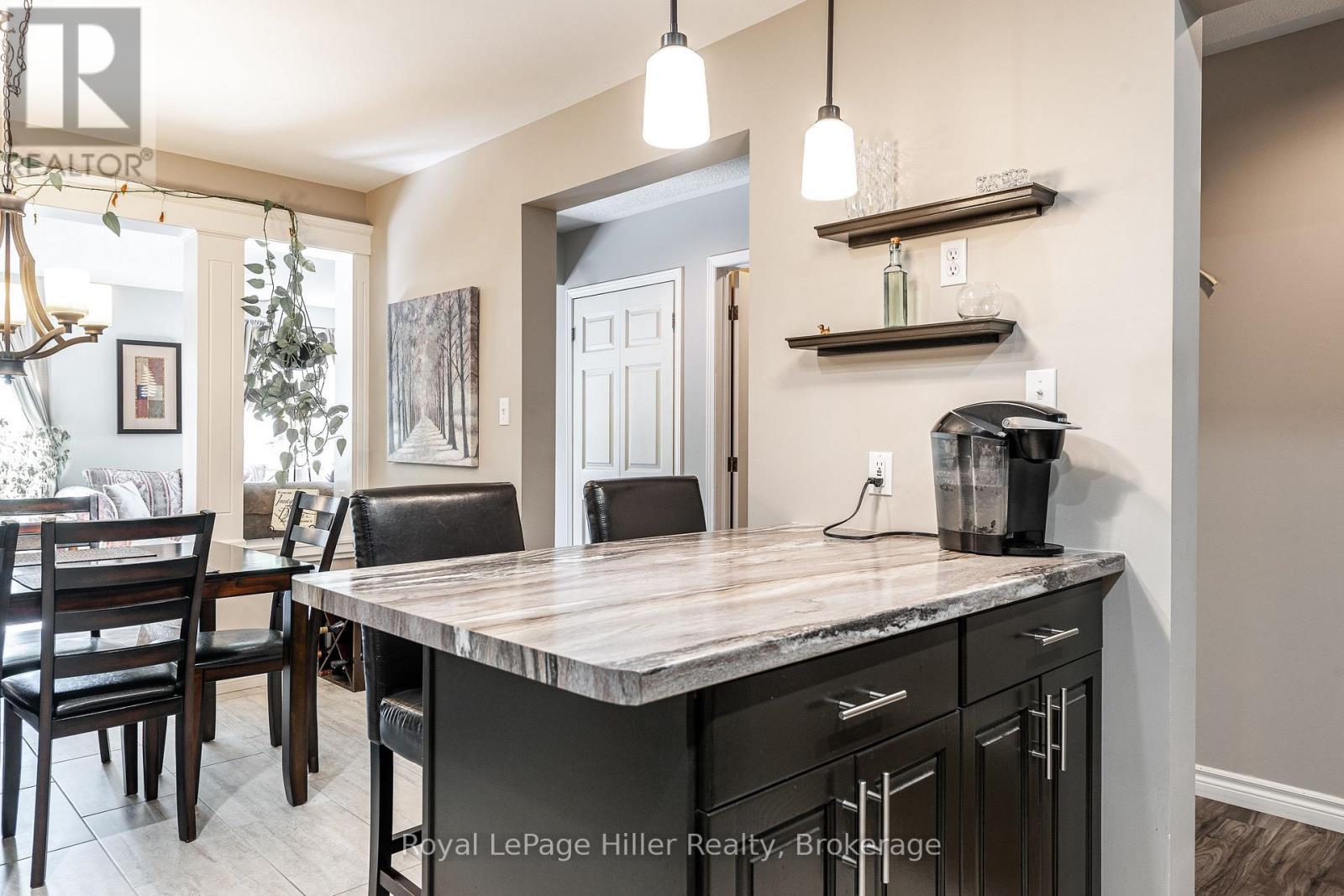 












421 GREENWOOD DRIVE

,
Stratford,




Ontario
N5A7S7

