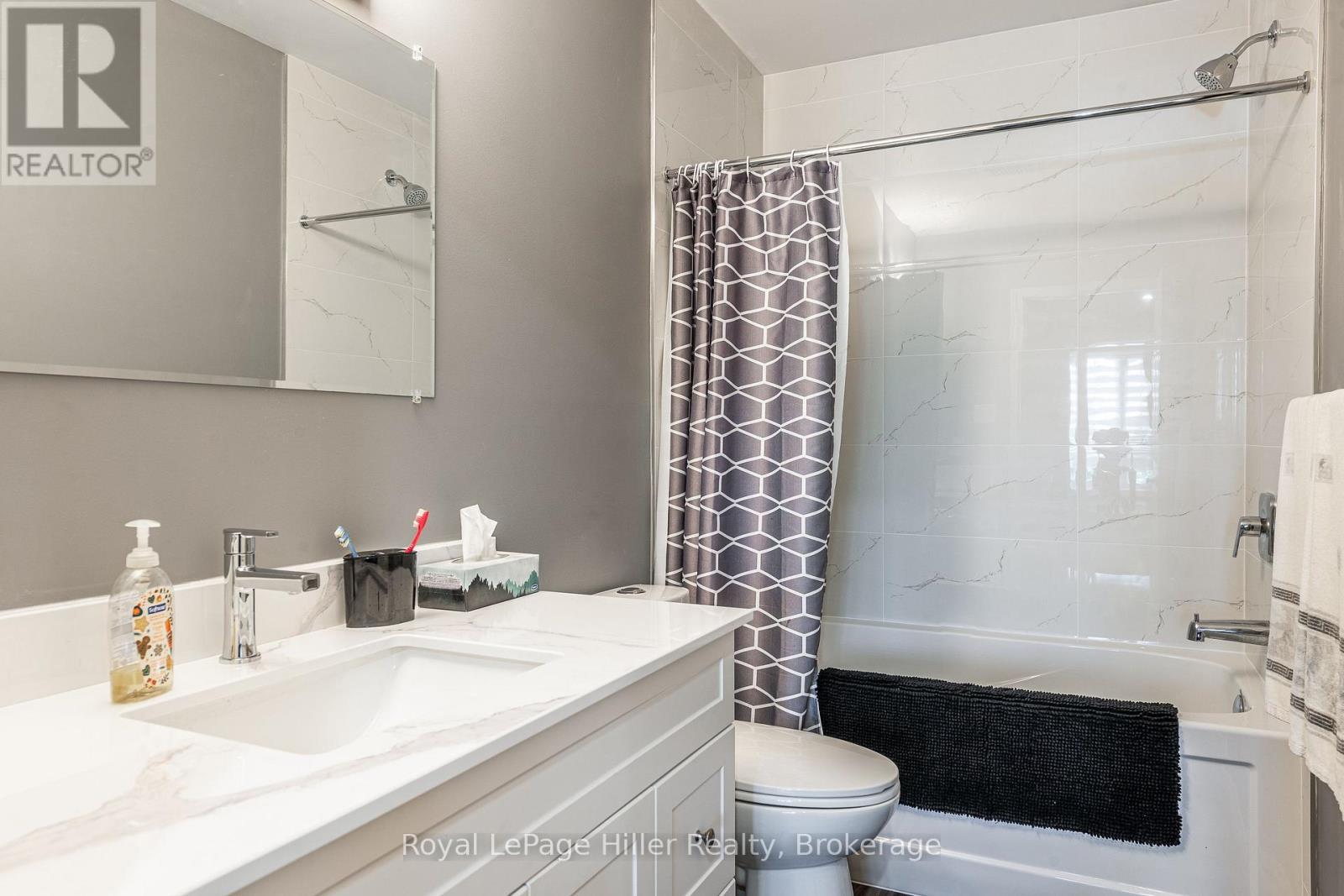 












421 GREENWOOD DRIVE

,
Stratford,




Ontario
N5A7S7

