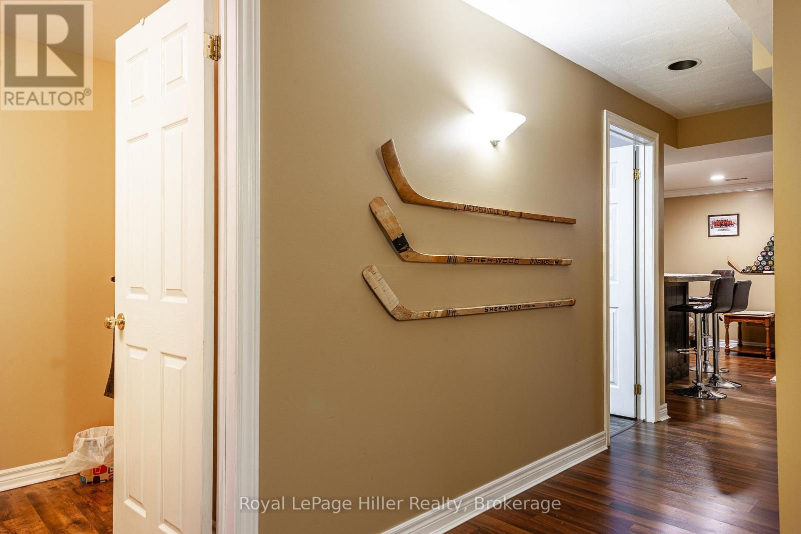 












421 GREENWOOD DRIVE

,
Stratford,




Ontario
N5A7S7

