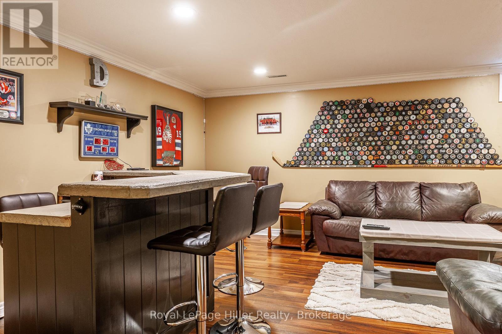 












421 GREENWOOD DRIVE

,
Stratford,




Ontario
N5A7S7

