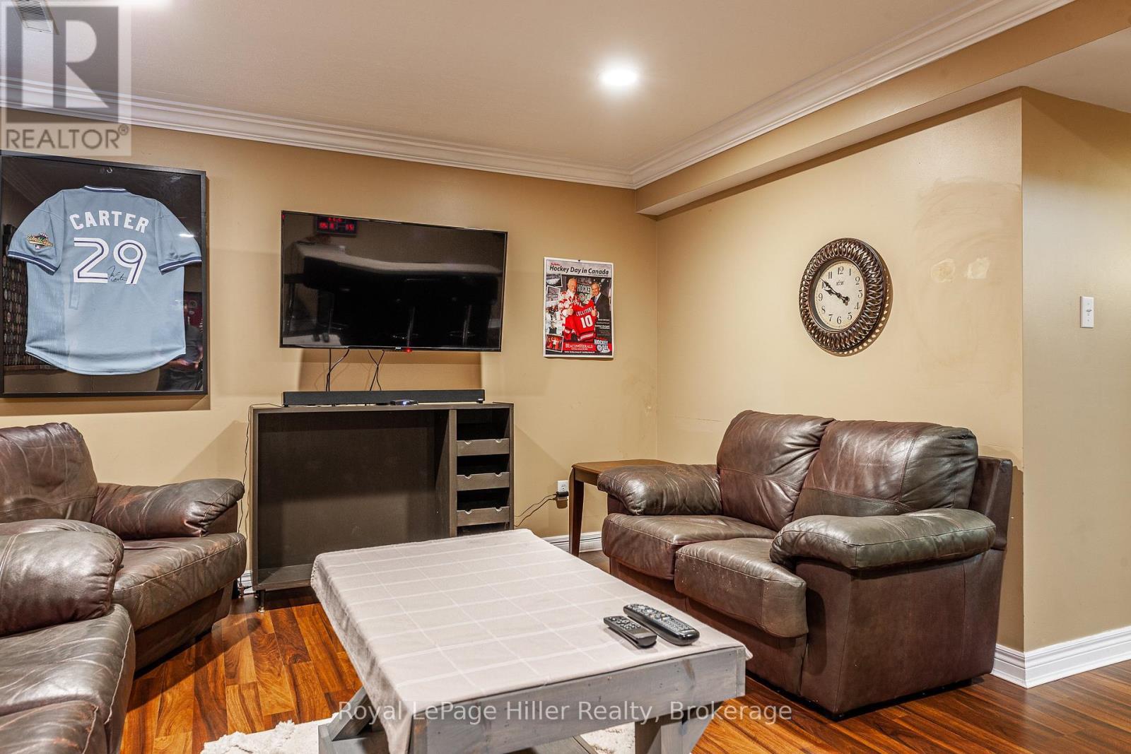 












421 GREENWOOD DRIVE

,
Stratford,




Ontario
N5A7S7

