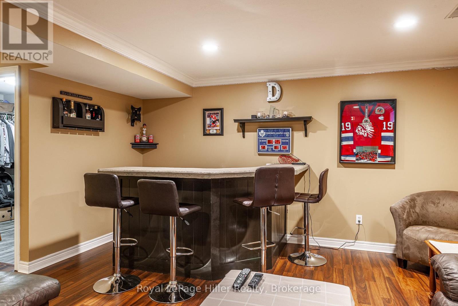 












421 GREENWOOD DRIVE

,
Stratford,




Ontario
N5A7S7

