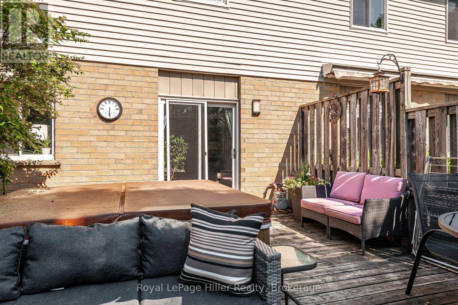 












421 GREENWOOD DRIVE

,
Stratford,




Ontario
N5A7S7

