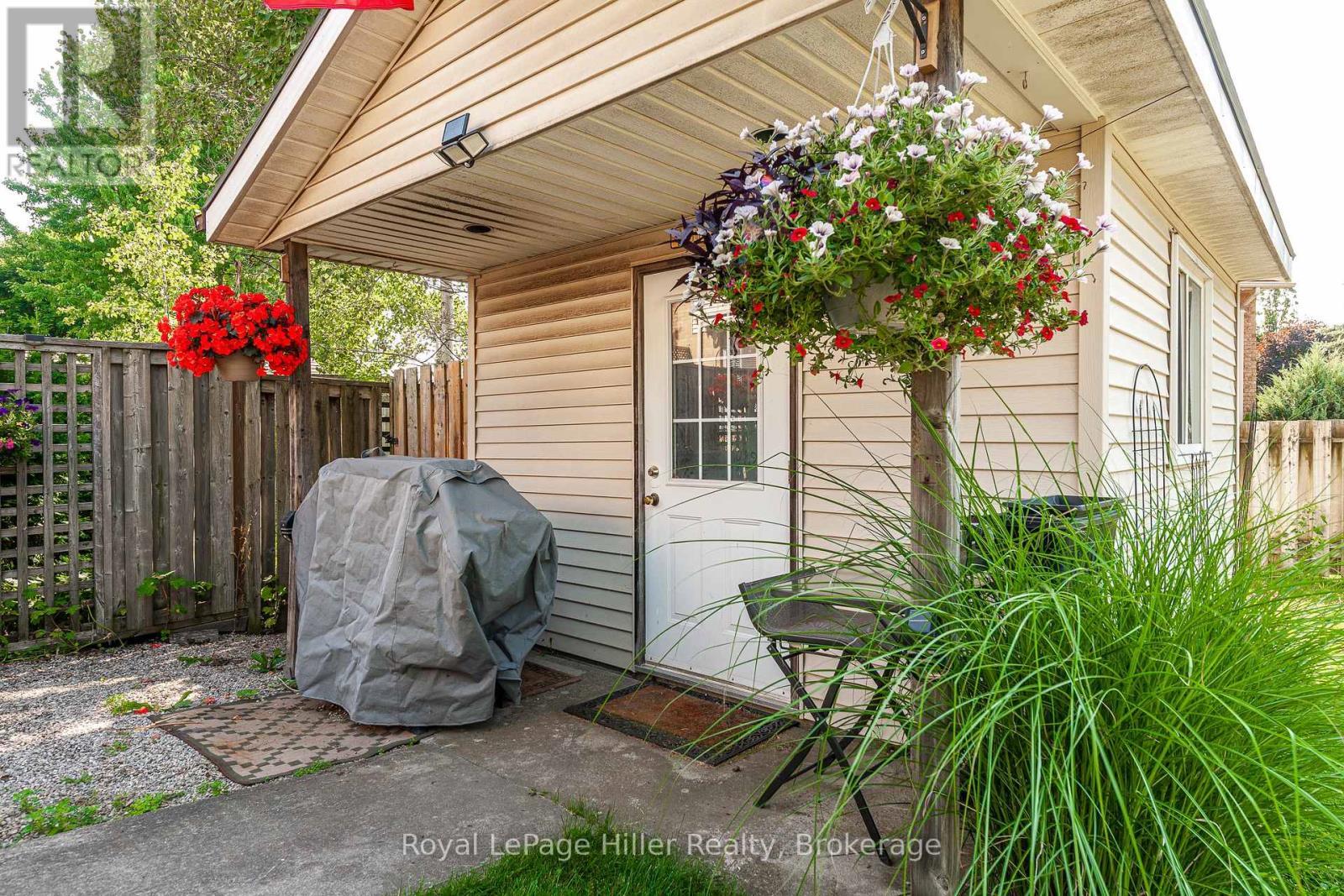 












421 GREENWOOD DRIVE

,
Stratford,




Ontario
N5A7S7

