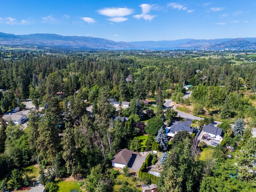 









2595


MAQUINNA

Road,
Kelowna,




BC
V1W 2R9

