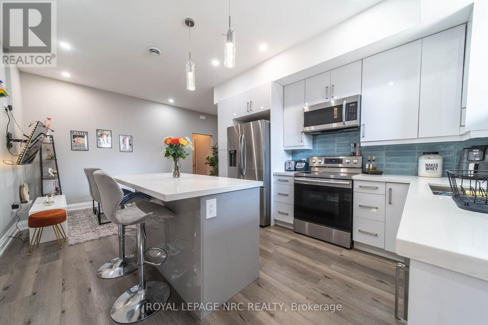 












37A ORMONDE AVENUE

,
St. Catharines (Facer),




Ontario
L2M5P1

