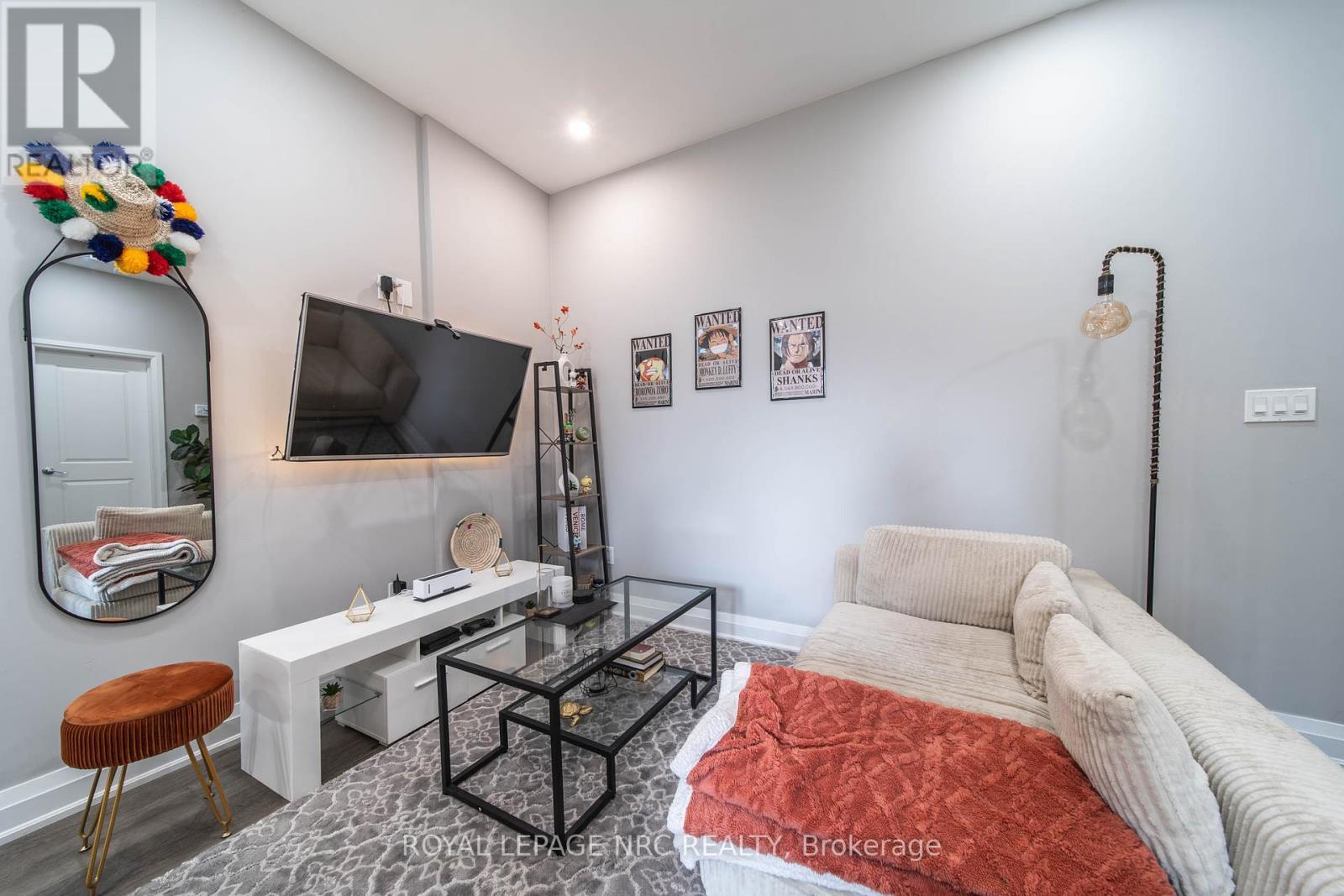












37A ORMONDE AVENUE

,
St. Catharines (Facer),




Ontario
L2M5P1

