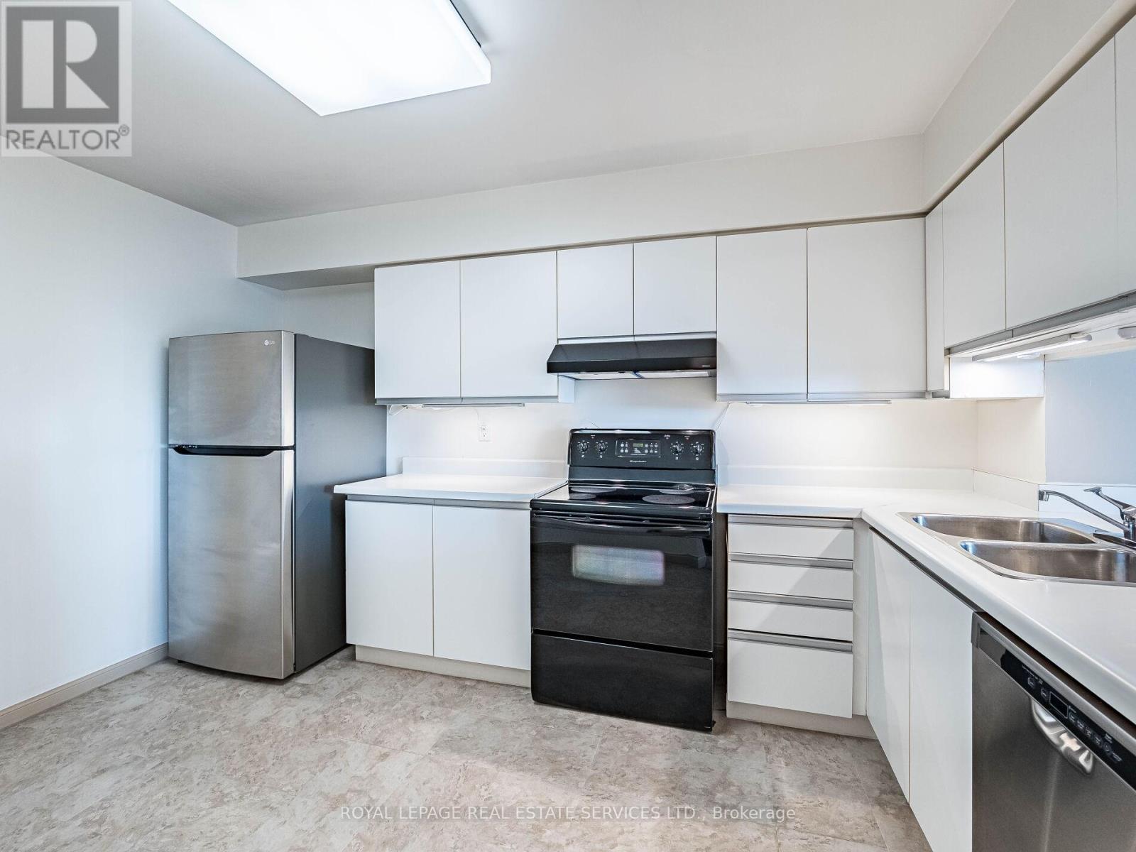












908 - 12 LAURELCREST STREET

,
Brampton,




Ontario
L6S5Y4

