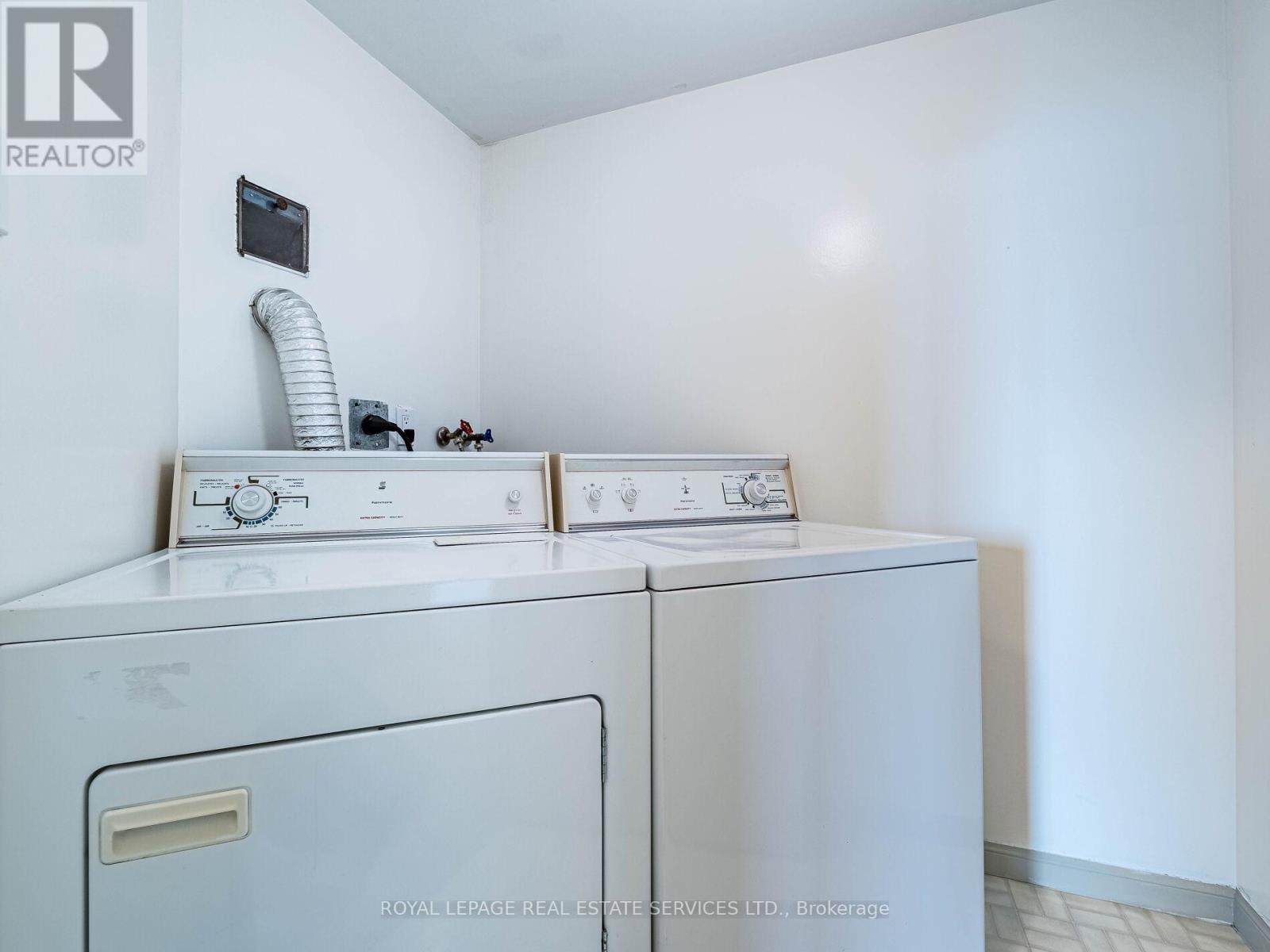 












908 - 12 LAURELCREST STREET

,
Brampton,




Ontario
L6S5Y4


