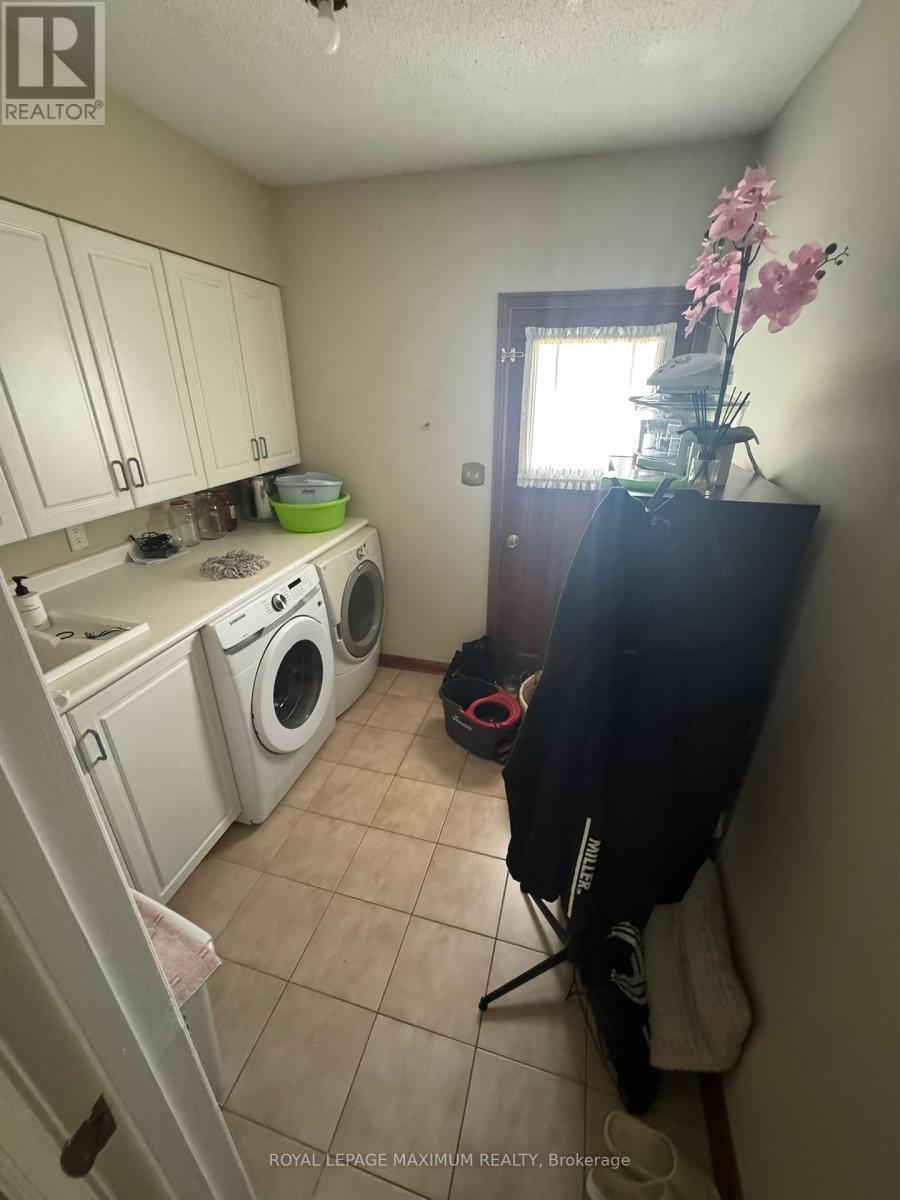 












198 CLOVER LEAF STREET

,
Vaughan,




Ontario
L4L4H6

