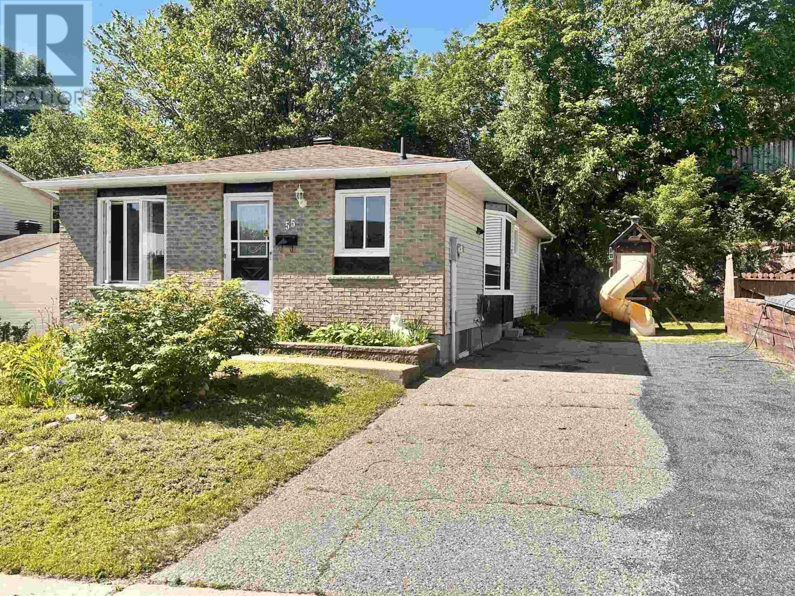 












55 Pearson DR

,
Elliot Lake,




Ontario
P5A2X2

