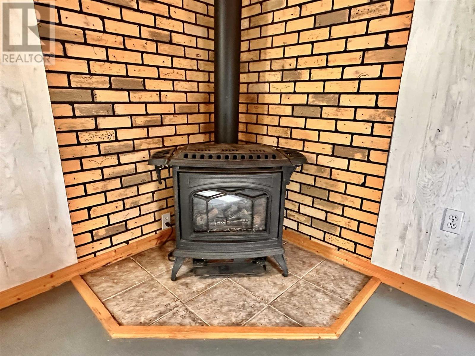 












55 Pearson DR

,
Elliot Lake,




Ontario
P5A2X2

