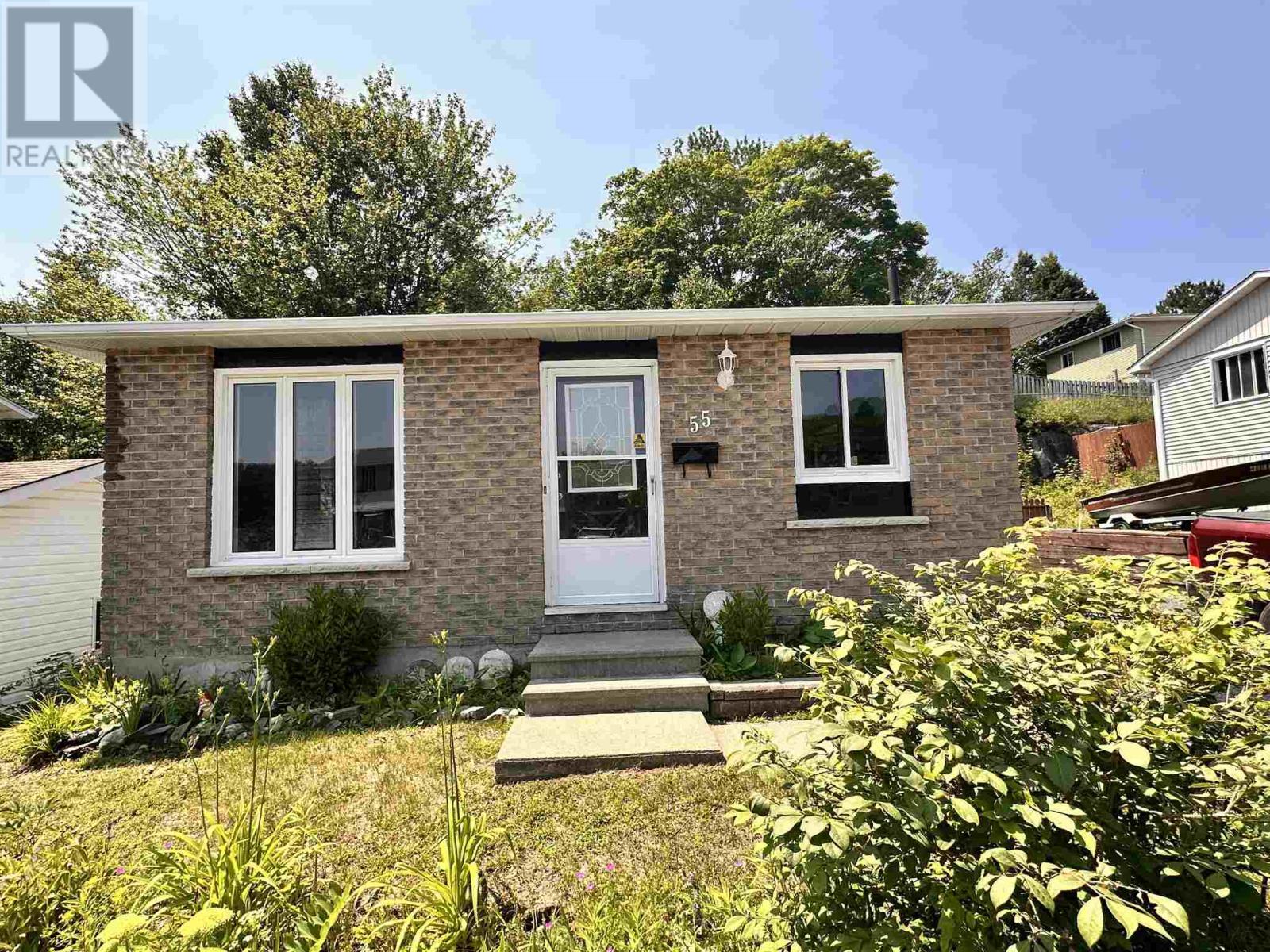 












55 Pearson DR

,
Elliot Lake,




Ontario
P5A2X2


