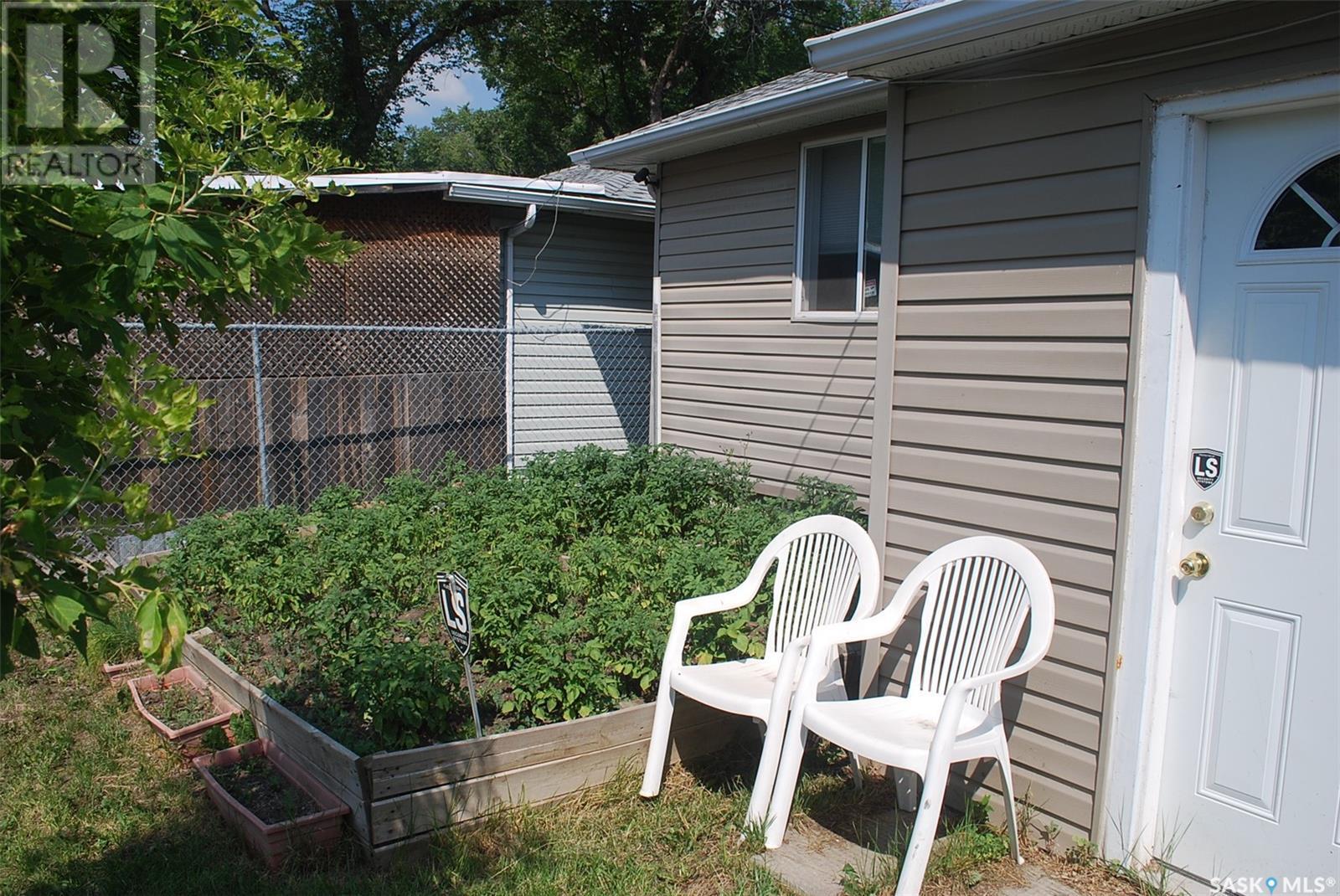 












2835 Dewdney AVENUE

,
Regina,




Saskatchewan
S4T0X8


