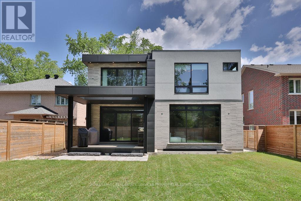 












890 BEECHWOOD AVENUE

,
Mississauga,




Ontario
L5G4E2

