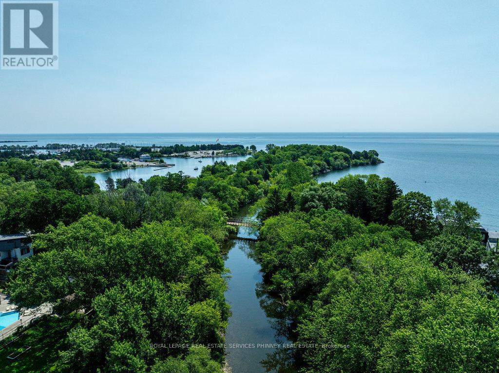 












890 BEECHWOOD AVENUE

,
Mississauga,




Ontario
L5G4E2


