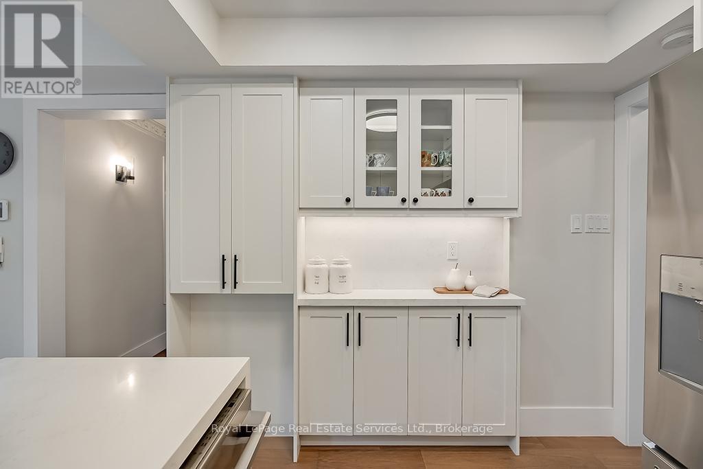 












2101 GROSVENOR STREET

,
Oakville (WC Wedgewood Creek),




Ontario
L6H4N1

