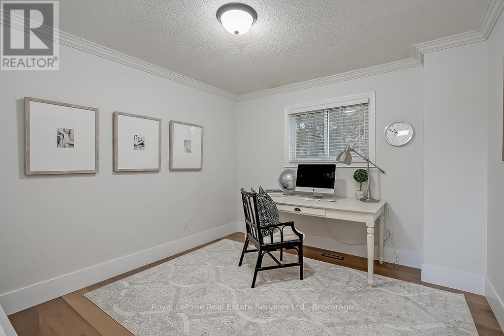 












2101 GROSVENOR STREET

,
Oakville (WC Wedgewood Creek),




Ontario
L6H4N1

