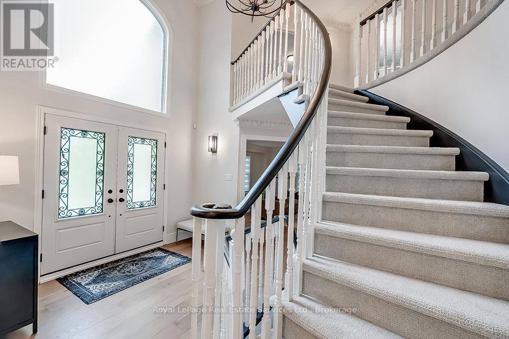












2101 GROSVENOR STREET

,
Oakville (WC Wedgewood Creek),




Ontario
L6H4N1

