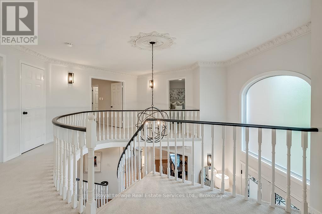 












2101 GROSVENOR STREET

,
Oakville (WC Wedgewood Creek),




Ontario
L6H4N1

