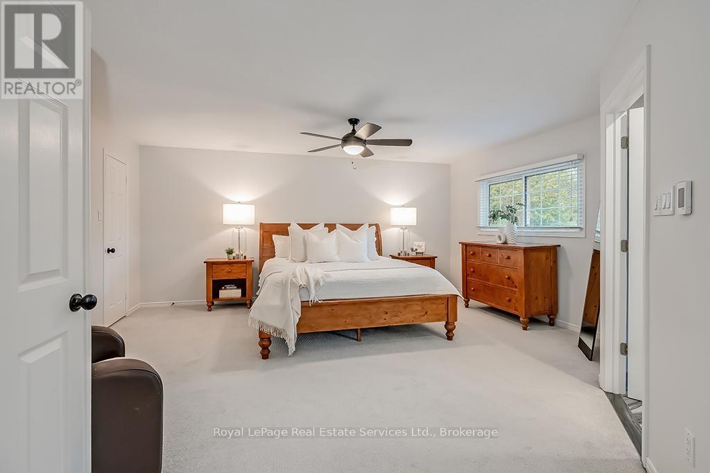 












2101 GROSVENOR STREET

,
Oakville (WC Wedgewood Creek),




Ontario
L6H4N1

