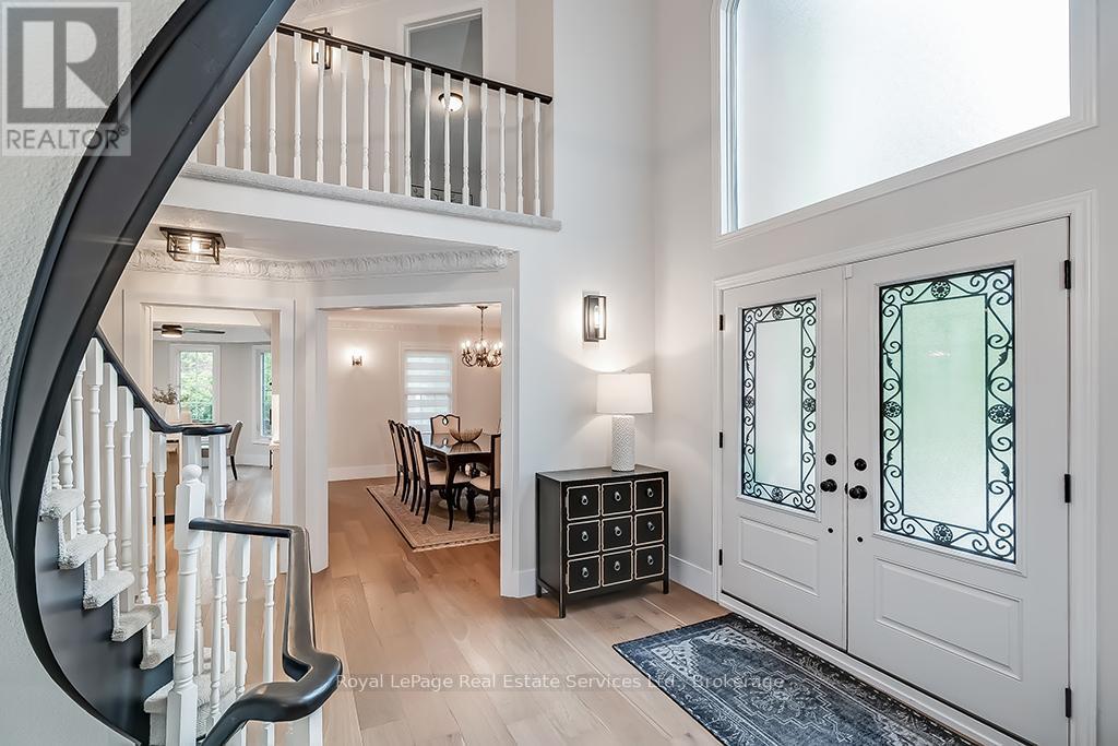 












2101 GROSVENOR STREET

,
Oakville (WC Wedgewood Creek),




Ontario
L6H4N1

