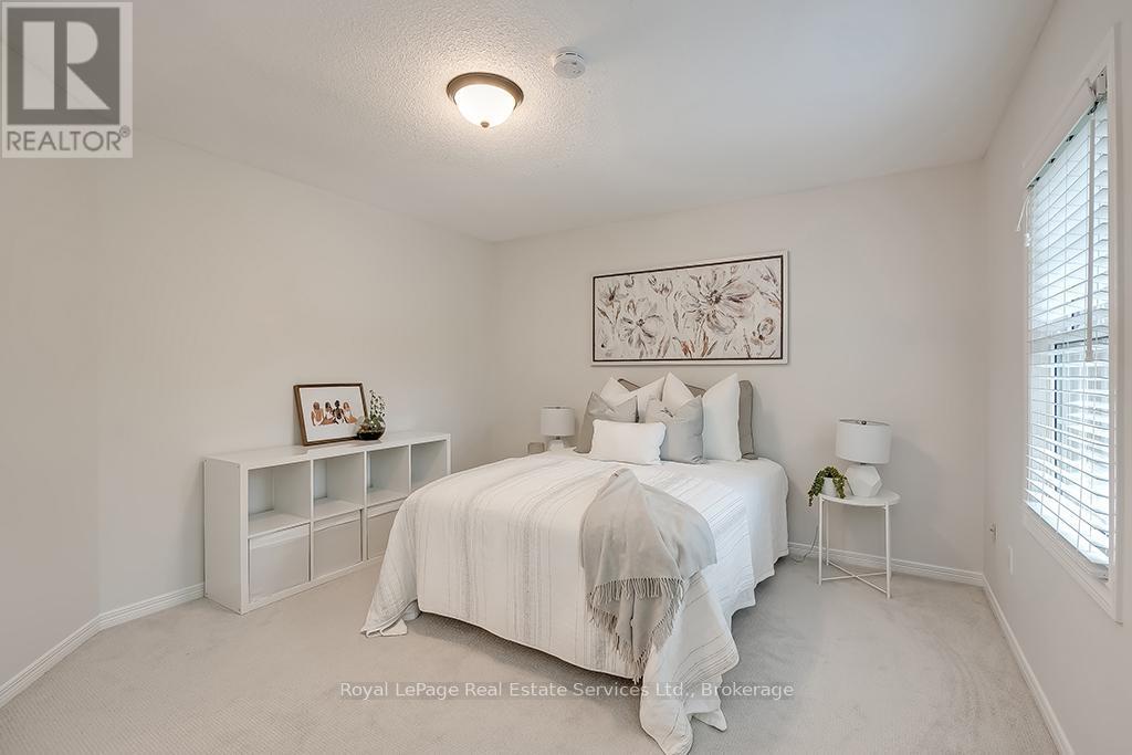 












2101 GROSVENOR STREET

,
Oakville (WC Wedgewood Creek),




Ontario
L6H4N1

