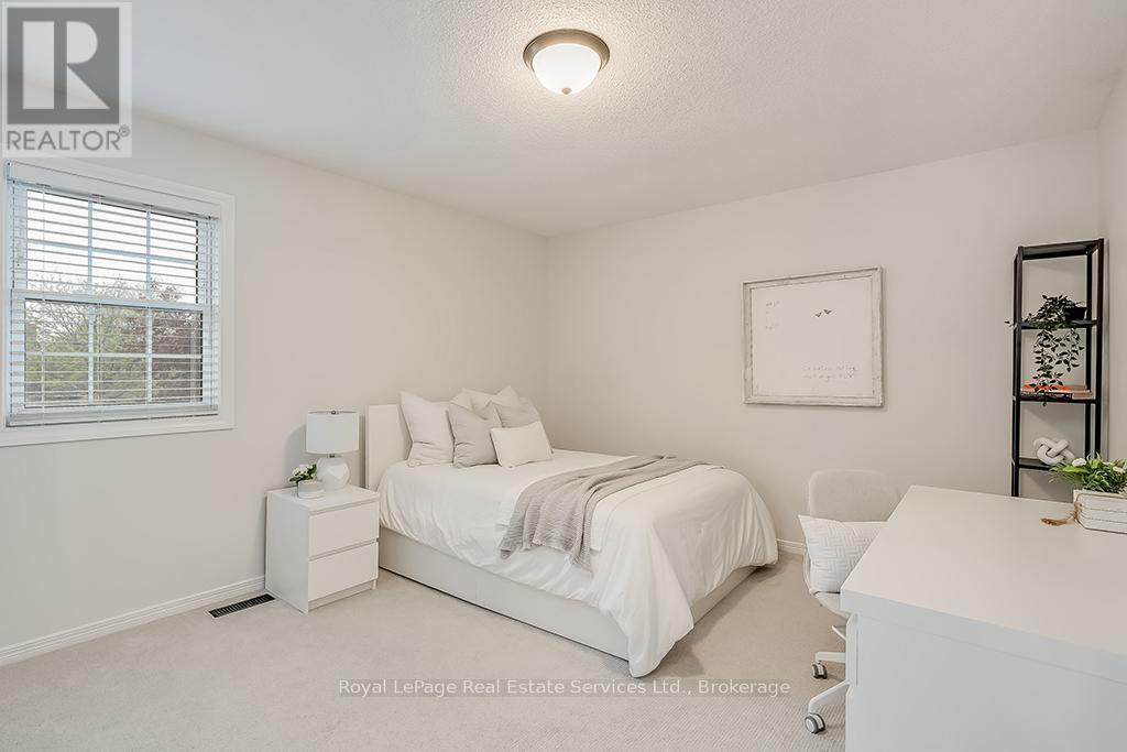












2101 GROSVENOR STREET

,
Oakville (WC Wedgewood Creek),




Ontario
L6H4N1

