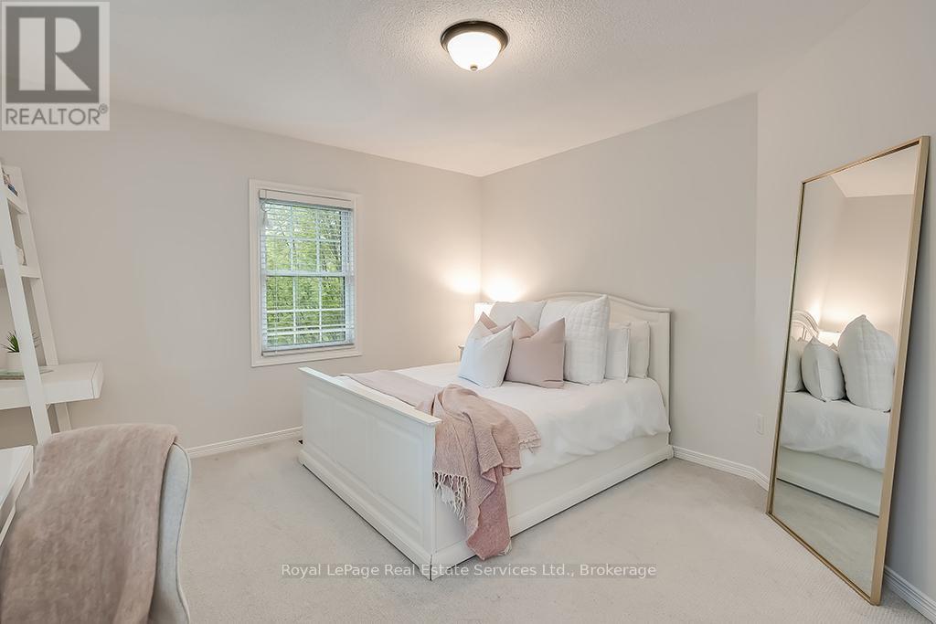 












2101 GROSVENOR STREET

,
Oakville (WC Wedgewood Creek),




Ontario
L6H4N1

