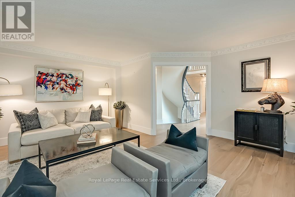 












2101 GROSVENOR STREET

,
Oakville (WC Wedgewood Creek),




Ontario
L6H4N1

