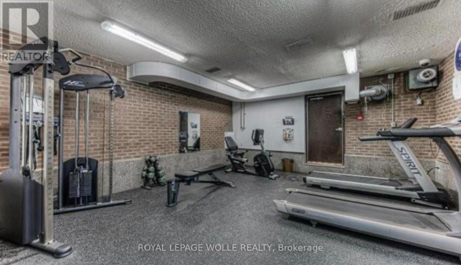 












702 - 81 CHURCH STREET

,
Kitchener,




Ontario
N2G4M1

