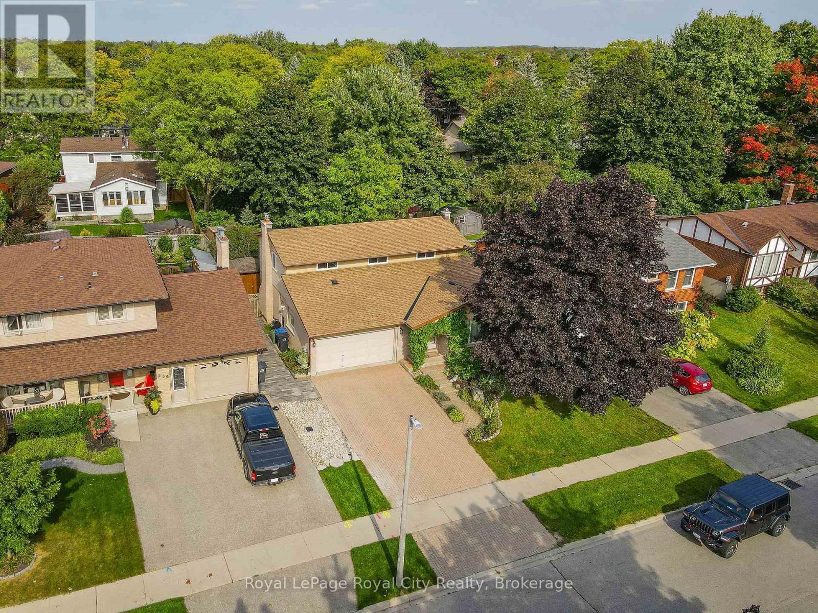 












236 IRONWOOD ROAD

,
Guelph (Kortright West),




Ontario
N1G3G1

