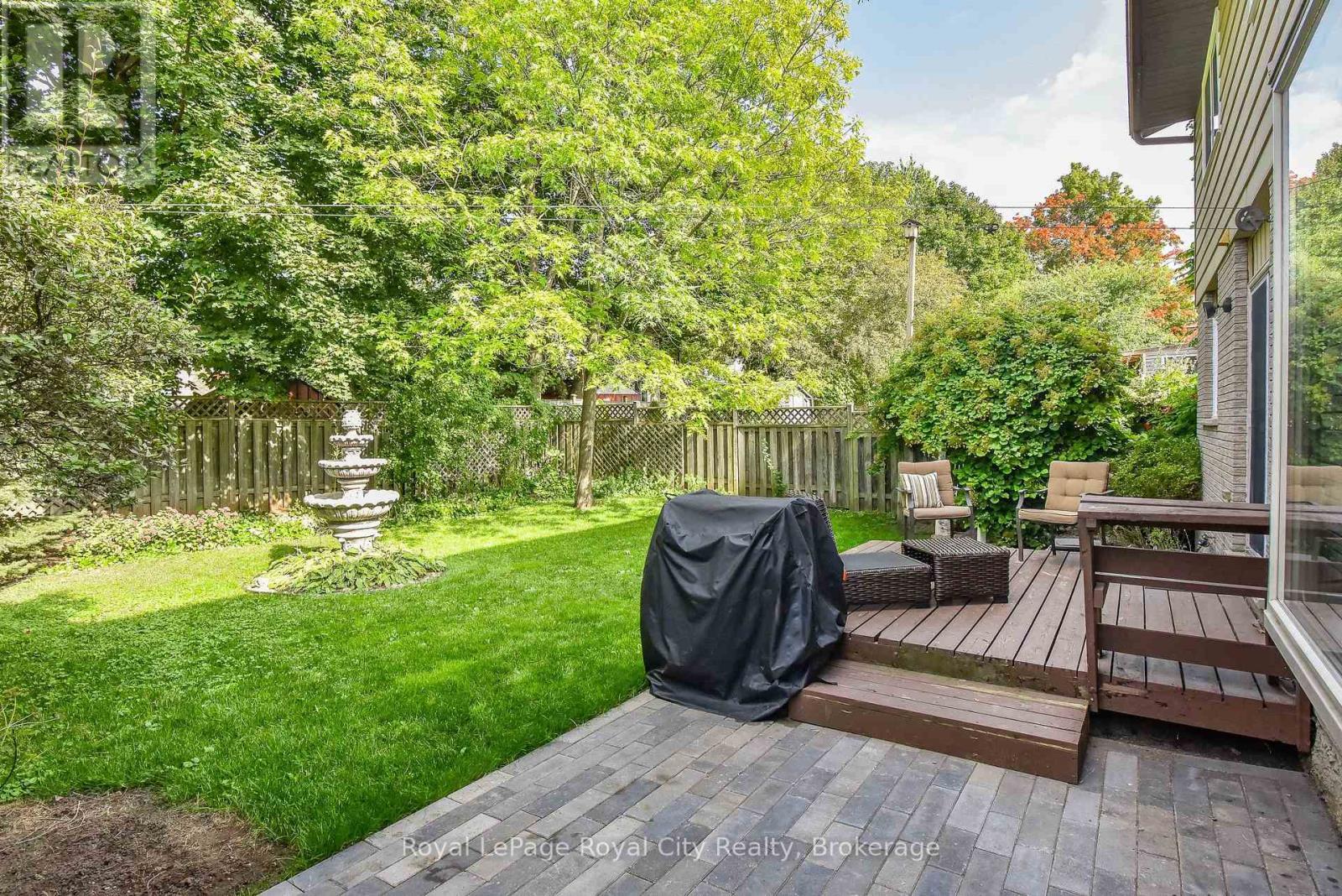 












236 IRONWOOD ROAD

,
Guelph (Kortright West),




Ontario
N1G3G1

