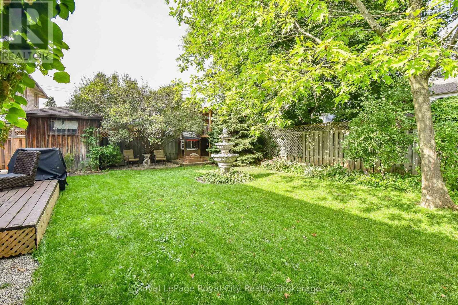 












236 IRONWOOD ROAD

,
Guelph (Kortright West),




Ontario
N1G3G1

