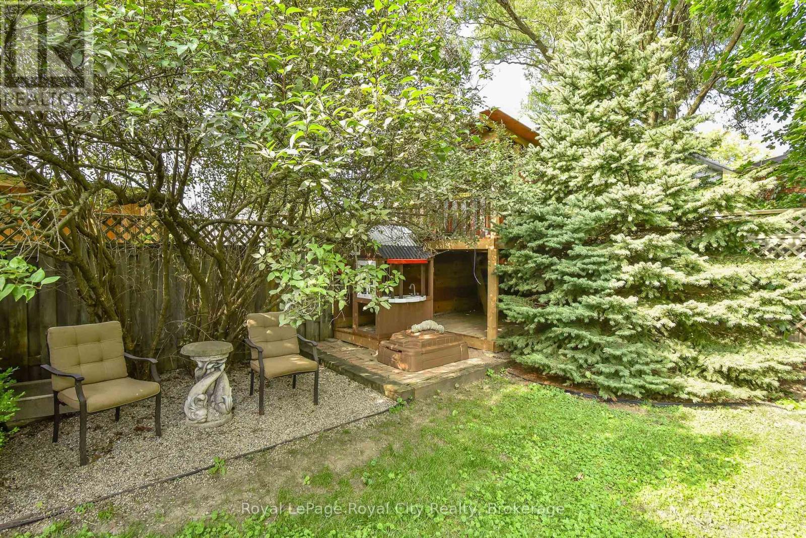 












236 IRONWOOD ROAD

,
Guelph (Kortright West),




Ontario
N1G3G1

