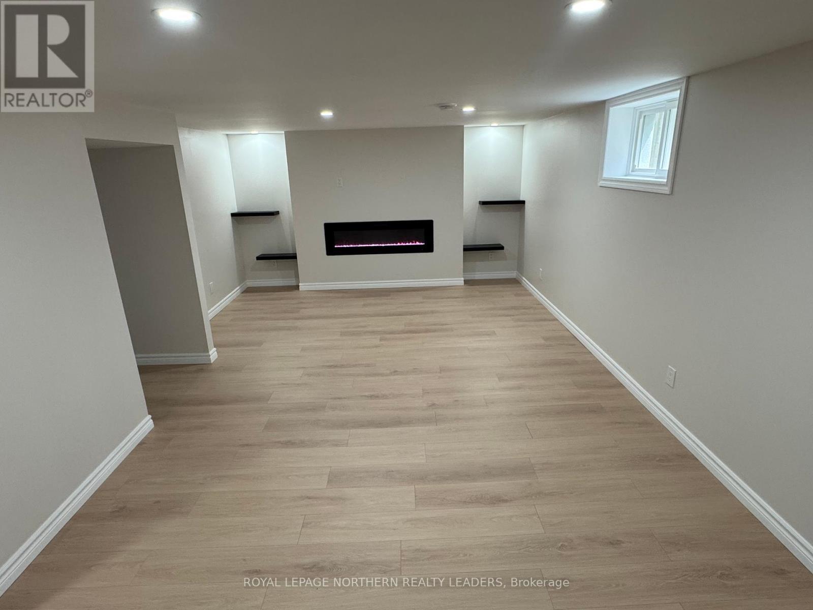 












257 MAIN STREET

,
Timmins (SP - Main Area),




Ontario
P0N1H0

