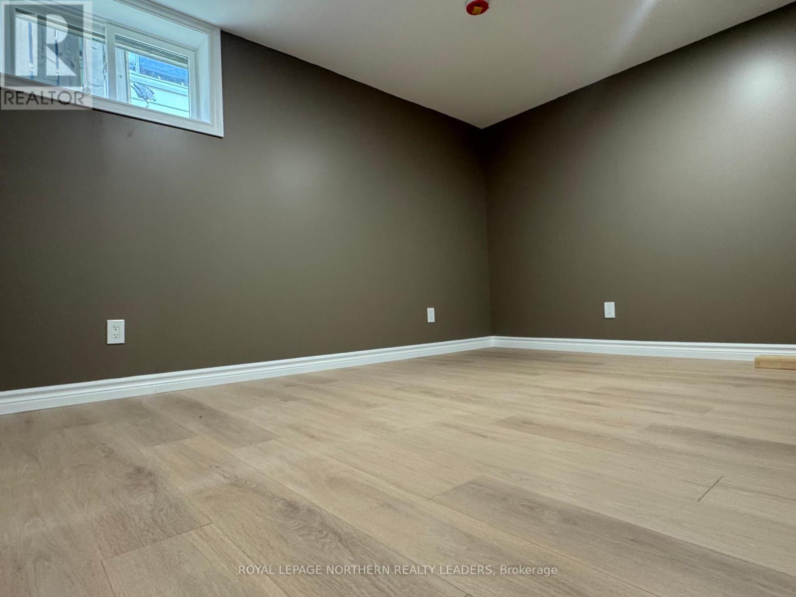 












257 MAIN STREET

,
Timmins (SP - Main Area),




Ontario
P0N1H0

