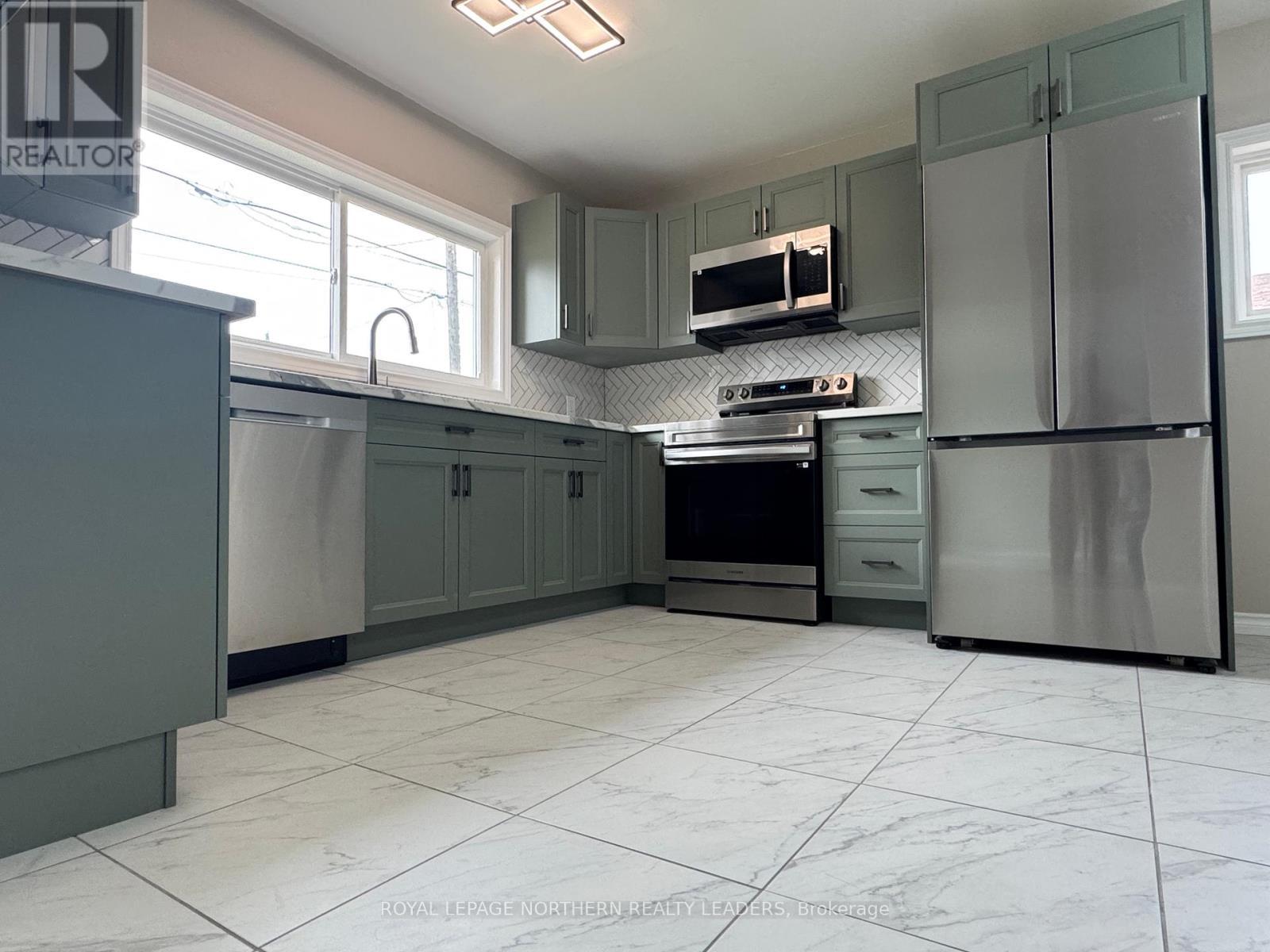 












257 MAIN STREET

,
Timmins (SP - Main Area),




Ontario
P0N1H0


